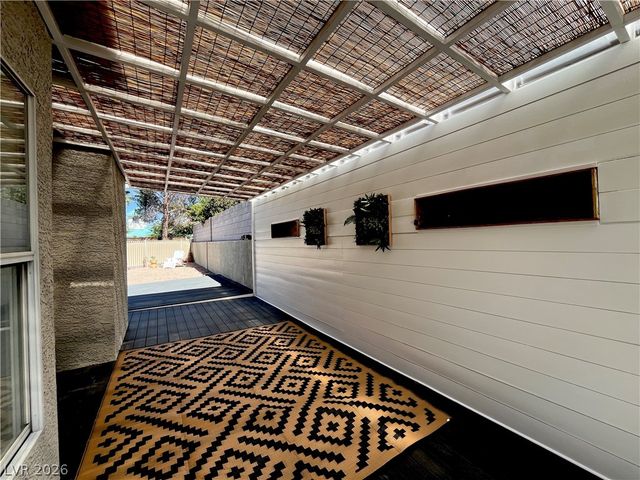 68 Magical Mystery Lane, Henderson, NV 89074