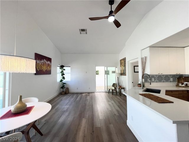 68 Magical Mystery Lane, Henderson, NV 89074