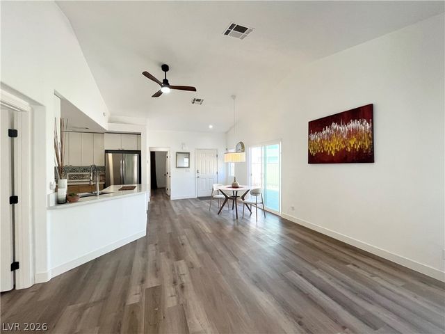 68 Magical Mystery Lane, Henderson, NV 89074