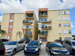 1975 W 44th Place 203, Hialeah, FL 33012