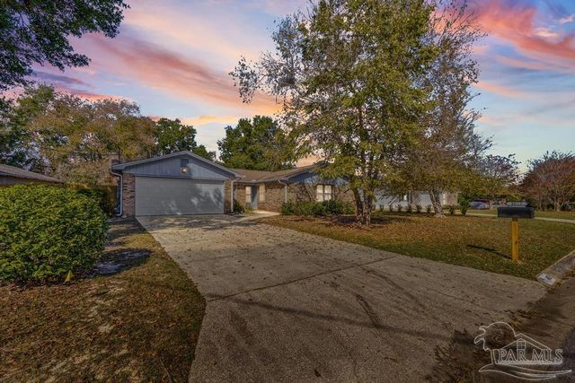 4015 Burbank Dr, Pensacola, FL 32504