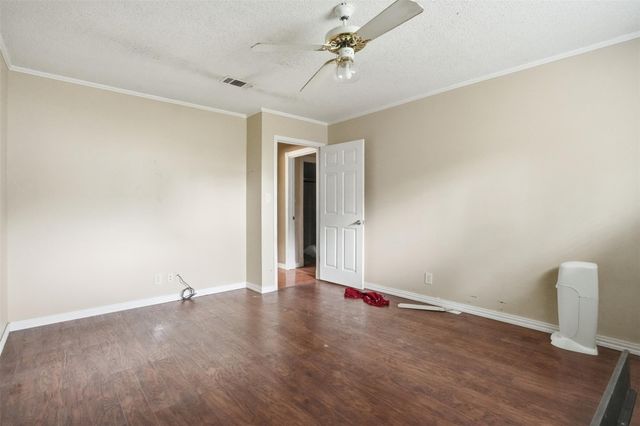 2901 Del Monte Avenue, Bay City, TX 77414