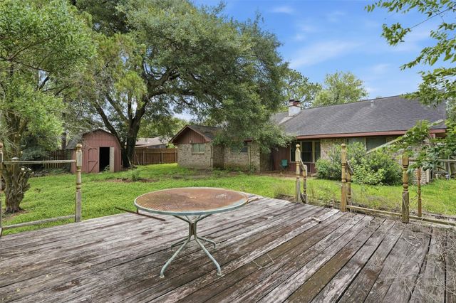 2901 Del Monte Avenue, Bay City, TX 77414