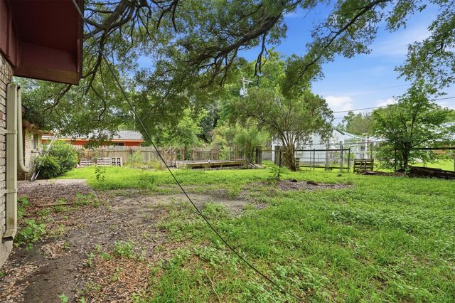 2901 Del Monte Avenue, Bay City, TX 77414
