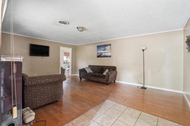 2901 Del Monte Avenue, Bay City, TX 77414