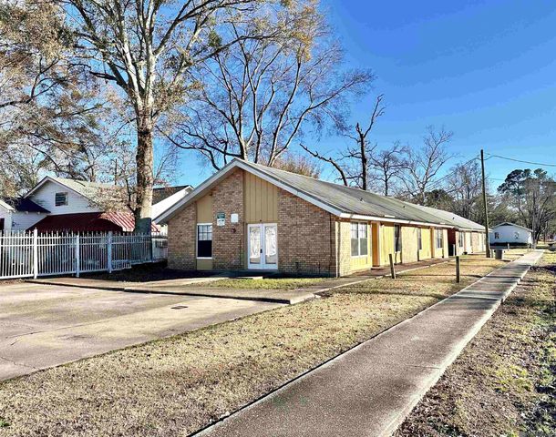 712,716,720,724 N Bullion Ave, Gonzales, LA 70737