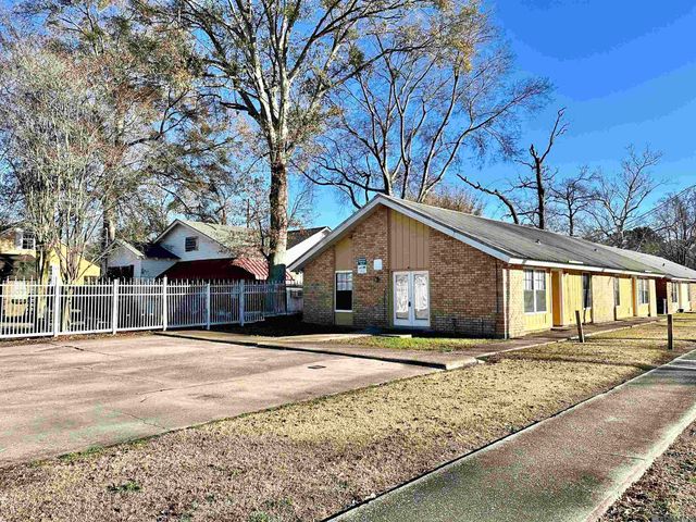712,716,720,724 N Bullion Ave, Gonzales, LA 70737
