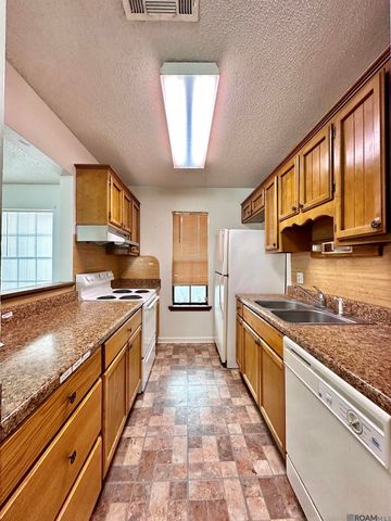 712,716,720,724 N Bullion Ave, Gonzales, LA 70737