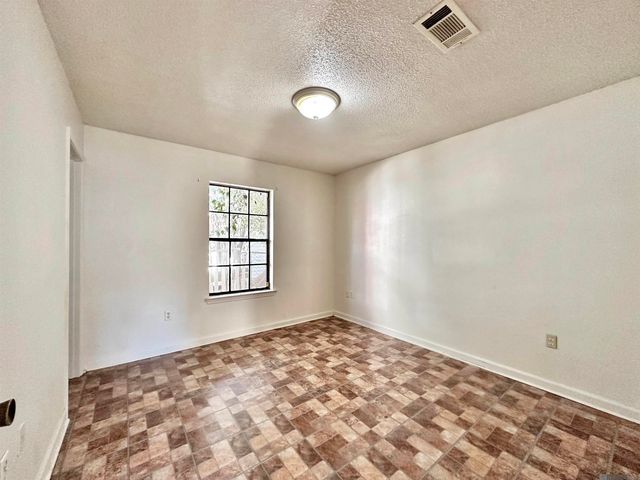 712,716,720,724 N Bullion Ave, Gonzales, LA 70737