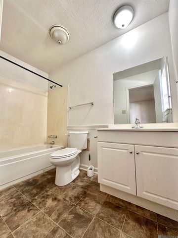 712,716,720,724 N Bullion Ave, Gonzales, LA 70737