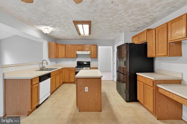 8508 HILLVIEW RD, Landover, MD 20785
