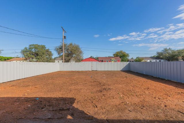 3811 NE 10TH Avenue, Amarillo, TX 79107