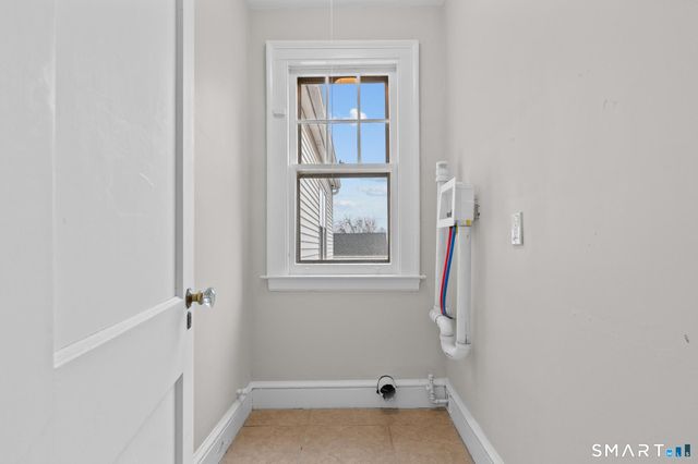 219-221 Jordan Lane, Wethersfield, CT 06109