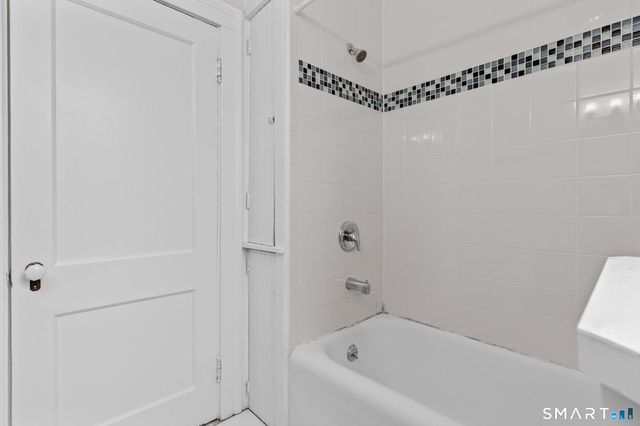 219-221 Jordan Lane, Wethersfield, CT 06109