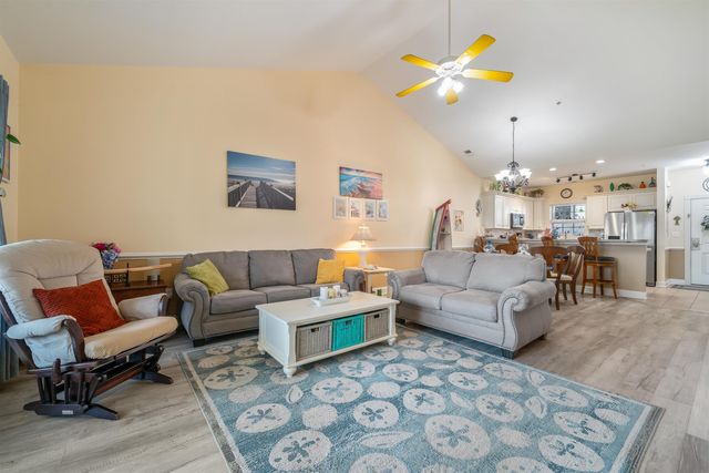 4820 Magnolia Lake Dr Apt 403, Myrtle Beach, SC 29577