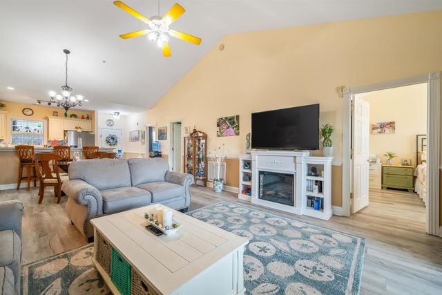 4820 Magnolia Lake Dr Apt 403, Myrtle Beach, SC 29577