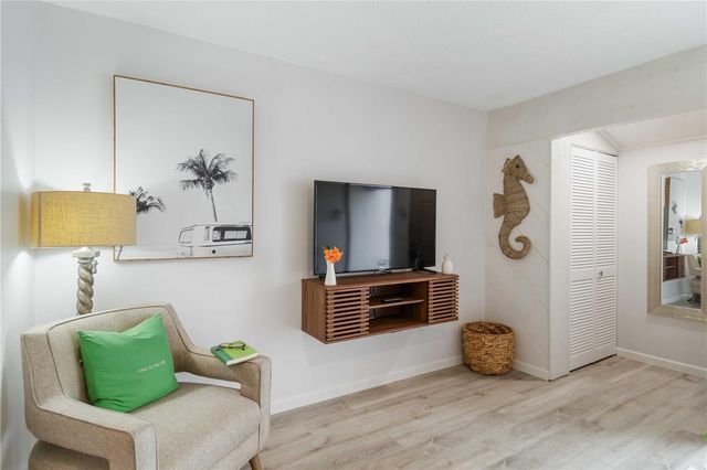 3505 LONGMEADOW 3, Sarasota, FL 34235