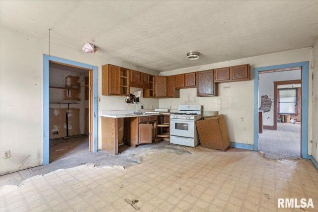 1631 S COLLEGE Street, Springfield, IL 62704