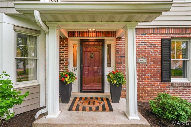 403 Woodview Manor Lane, Kirkwood, MO 63122