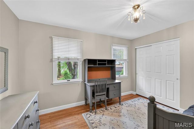 403 Woodview Manor Lane, Kirkwood, MO 63122