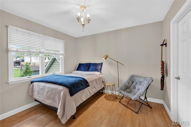 403 Woodview Manor Lane, Kirkwood, MO 63122