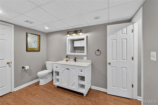 403 Woodview Manor Lane, Kirkwood, MO 63122