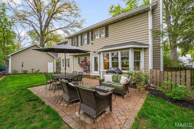 403 Woodview Manor Lane, Kirkwood, MO 63122