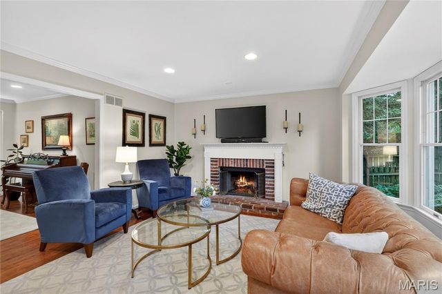 403 Woodview Manor Lane, Kirkwood, MO 63122