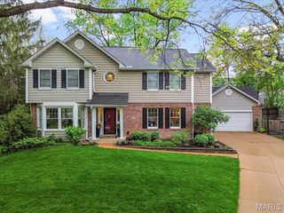 403 Woodview Manor Lane, Kirkwood, MO 63122