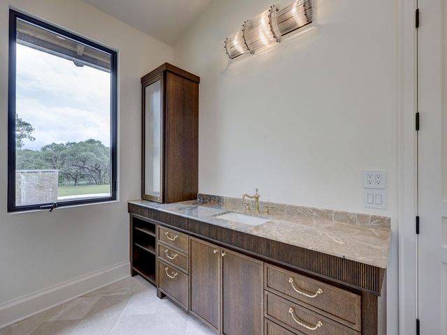 321 Flatcreek TRL, Wimberley, TX 78676