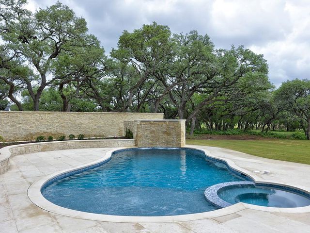 321 Flatcreek TRL, Wimberley, TX 78676