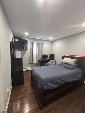 211 E 10Th Ave, Roselle Boro, NJ 07203