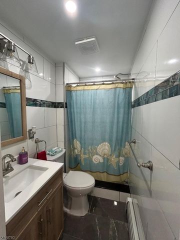 211 E 10Th Ave, Roselle Boro, NJ 07203