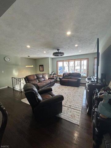 211 E 10Th Ave, Roselle Boro, NJ 07203