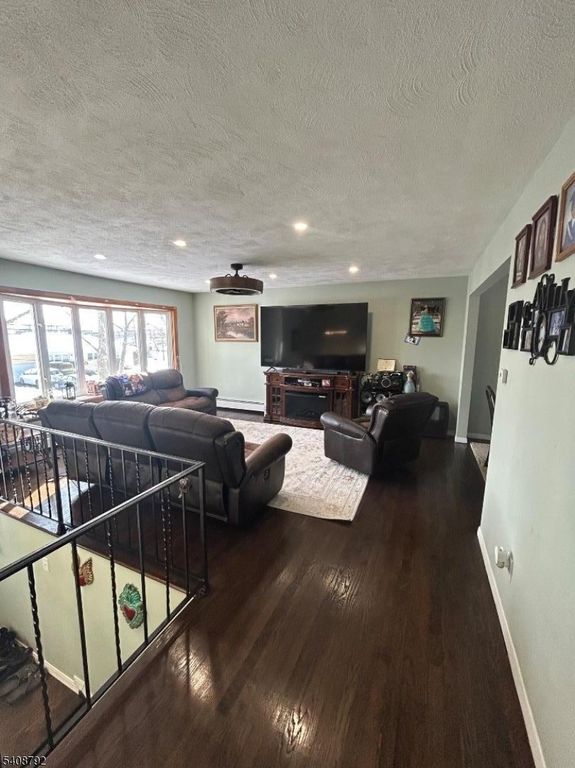 211 E 10Th Ave, Roselle Boro, NJ 07203 — photo 2
