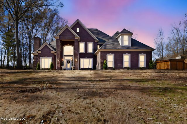 3201 E Woodland Trace, Southaven, MS 38672
