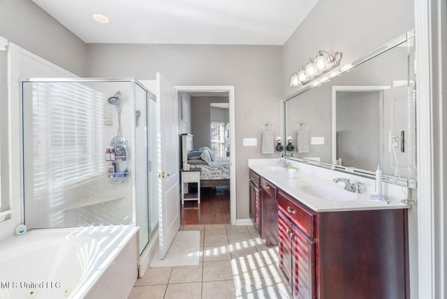 3201 E Woodland Trace, Southaven, MS 38672