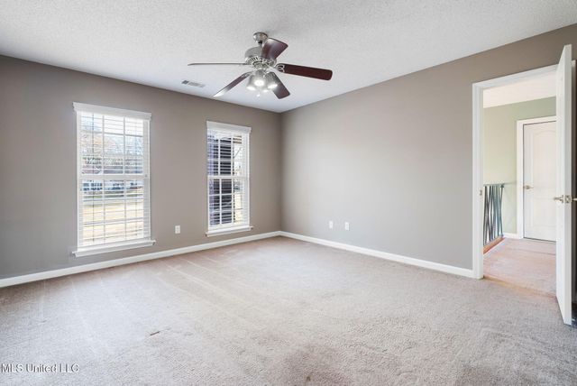 3201 E Woodland Trace, Southaven, MS 38672