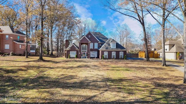3201 E Woodland Trace, Southaven, MS 38672