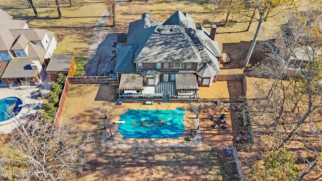 3201 E Woodland Trace, Southaven, MS 38672
