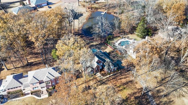 3201 E Woodland Trace, Southaven, MS 38672