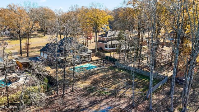 3201 E Woodland Trace, Southaven, MS 38672