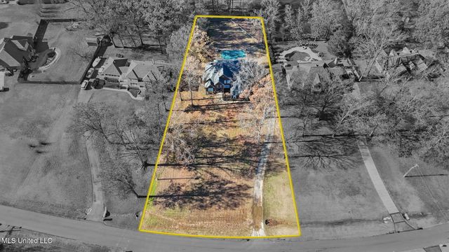 3201 E Woodland Trace, Southaven, MS 38672