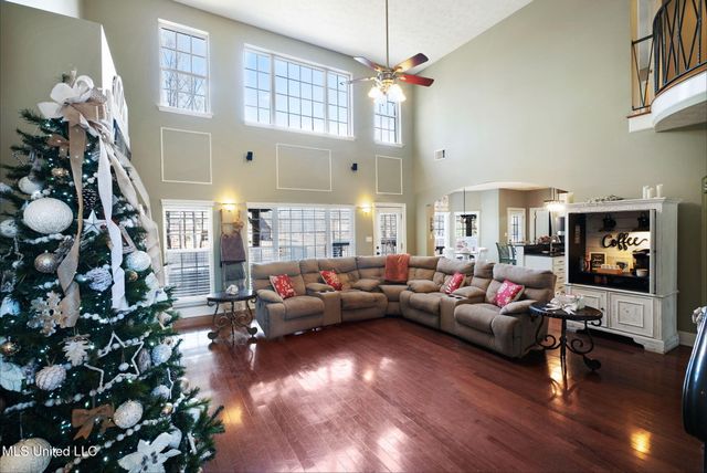 3201 E Woodland Trace, Southaven, MS 38672