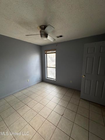 8644 Woodbine Drive, Southaven, MS 38671