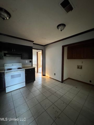 8644 Woodbine Drive, Southaven, MS 38671