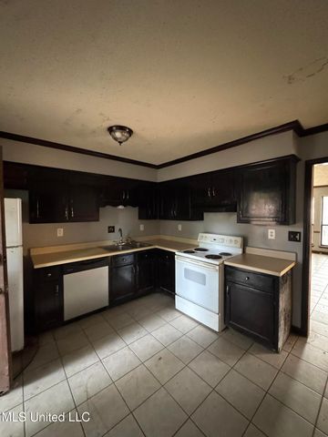 8644 Woodbine Drive, Southaven, MS 38671