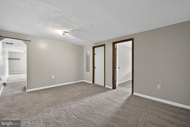 225 POSSUM HOLLOW LN, Berryville, VA 22611