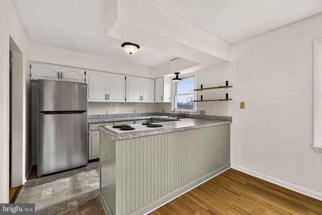 225 POSSUM HOLLOW LN, Berryville, VA 22611