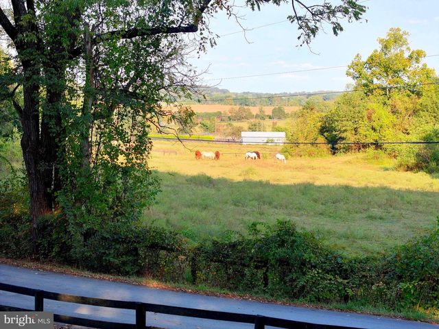 21539 OATLANDS RD, Aldie, VA 20105